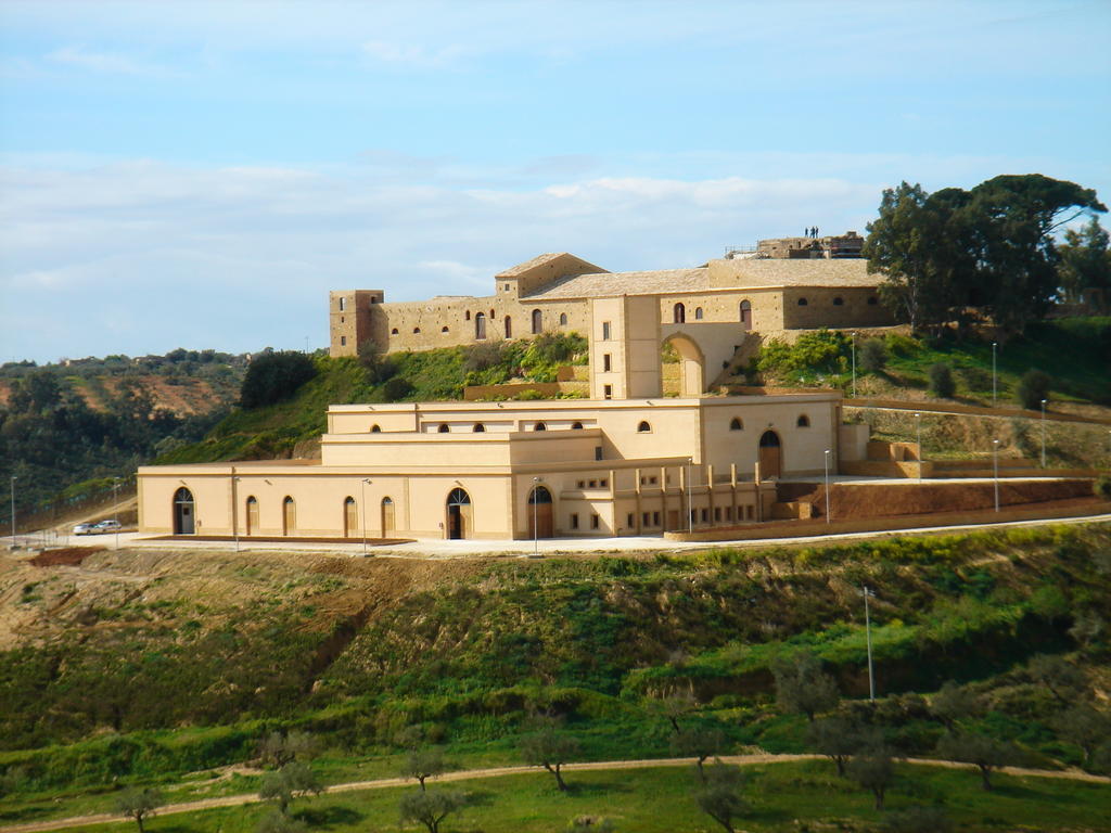 Wine Relais Feudi Del Pisciotto Villa Niscemi Buitenkant foto